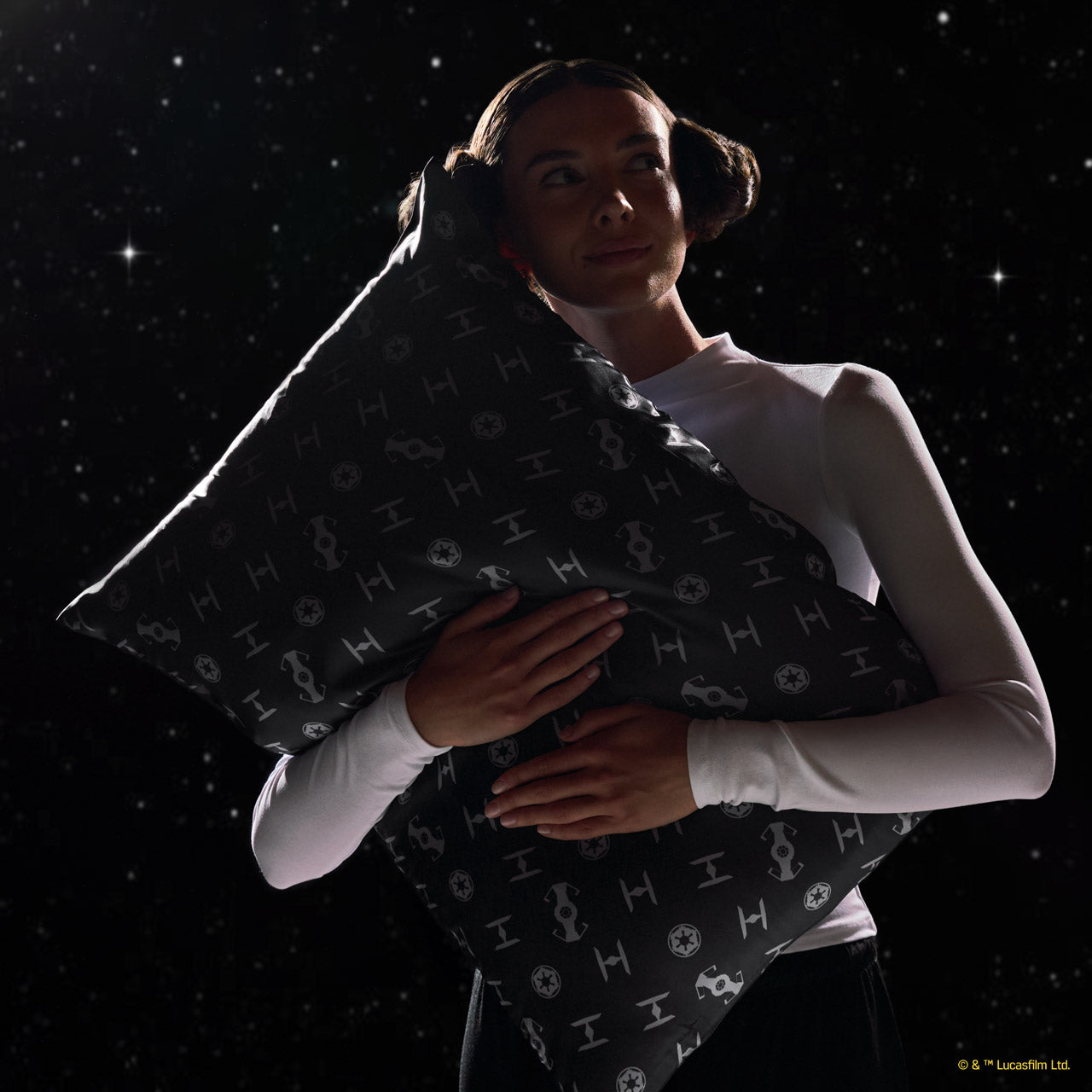 Star Wars??& Kitsch Satin Pillowcase in Galactic Empire - Image 3