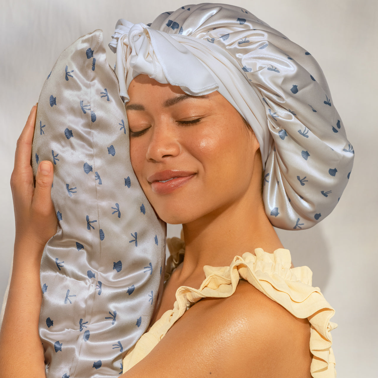 Satin Pillowcase in Pearlized Cream & Coastal Blue Print - Image 4